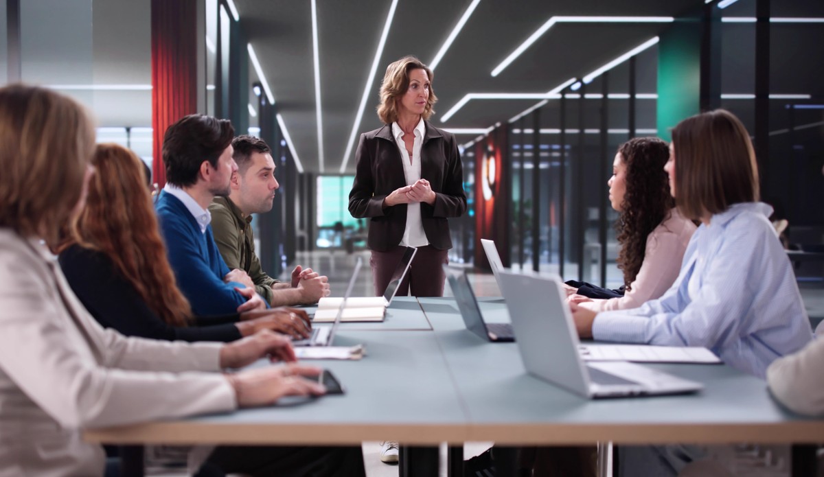 Manager,Conducts,A,Diverse,Business,Meeting.,Company,Training,In,Progress.