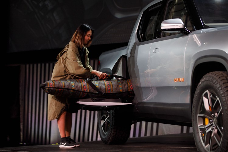 Rivian Automotive Inc - elektryczny pickup R1T