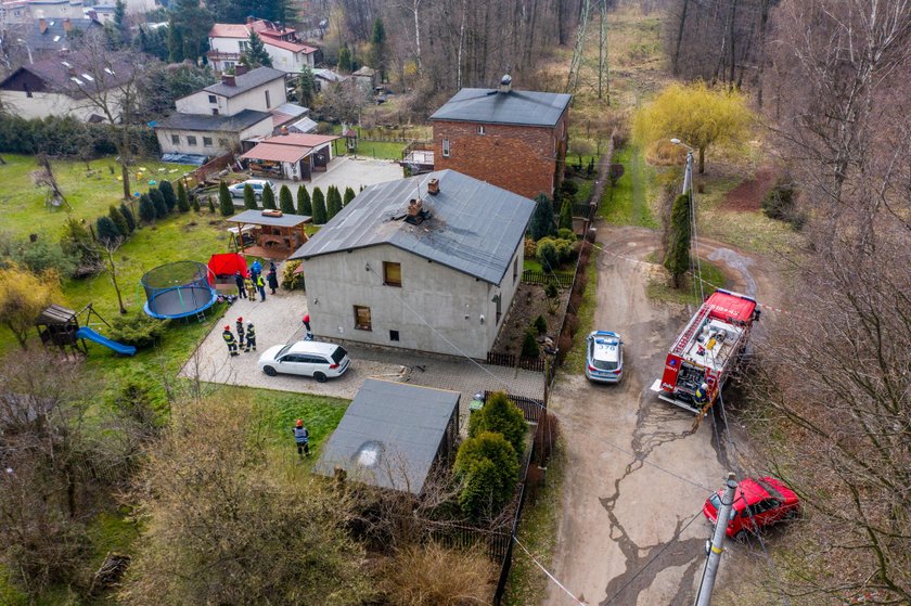 Zbrodnia w Orzeszu. Ojciec udusił córkę poduszką i ranił żonę?