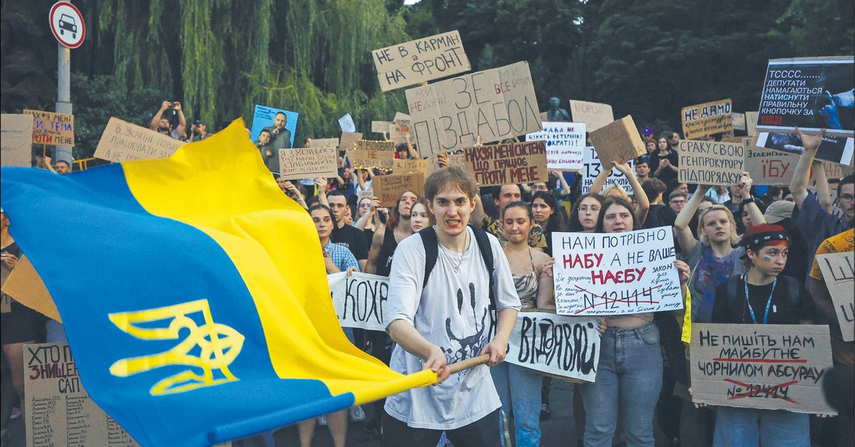 Zełenski cofnął się pod naporem społeczeństwa