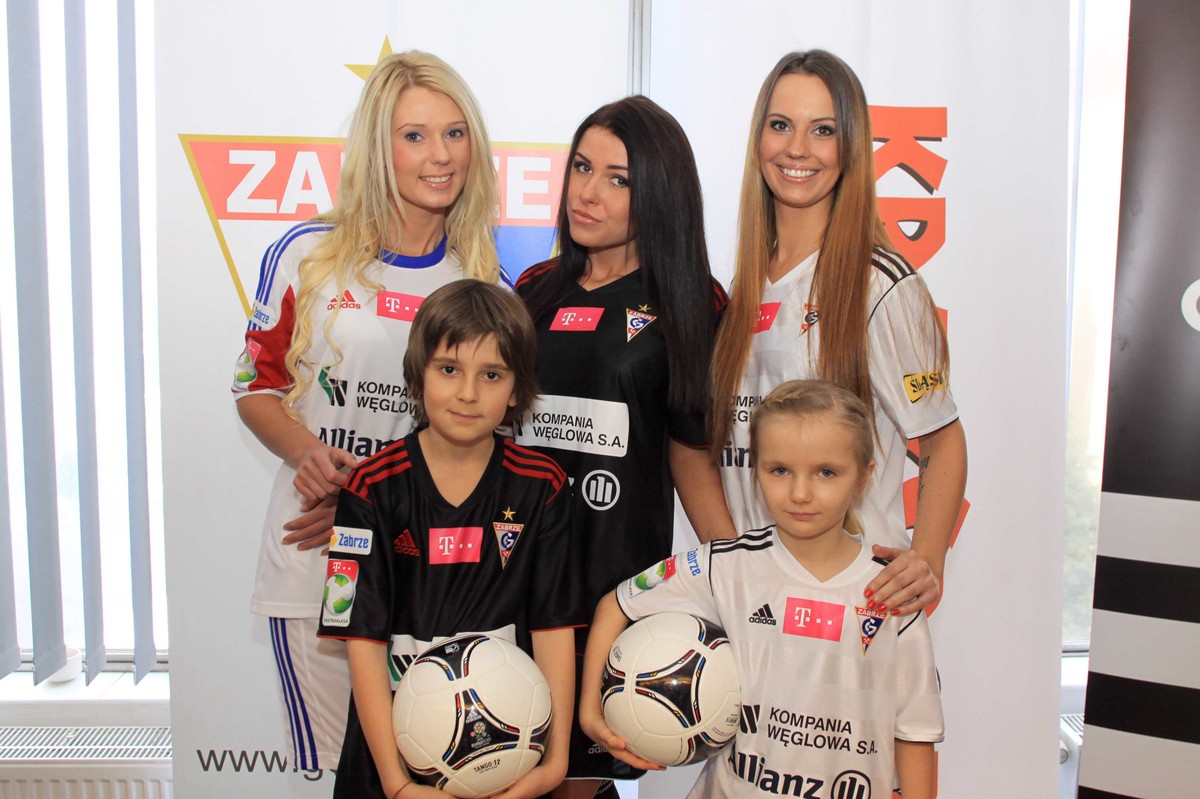 Piękne modelki zaprezentowały nowe stroje Górnika Zabrze. ZDJĘCIA