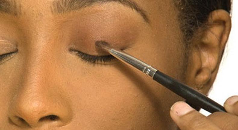 Applying eyeshadow should be done perfectly to flatter eye shape