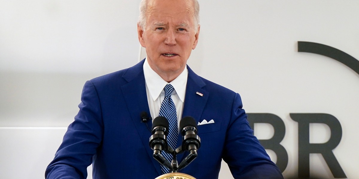 Biden ogłosi nowe sankcje przeciwko Rosji podczas wizyty w Europie.