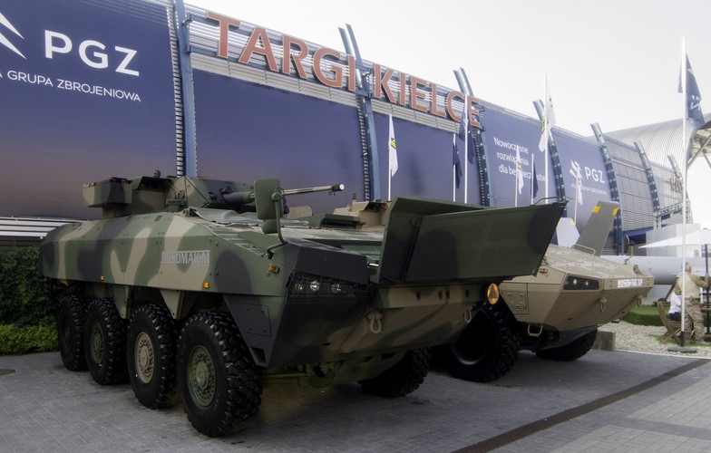 Kołowy Transporter Opancerzony Rosomak M Concept zaprezentowany podczas XXIII Międzynarodowego Salonu Przemysłu Obronnego w Kielcach. (zuz) PAP/Michał Walczak