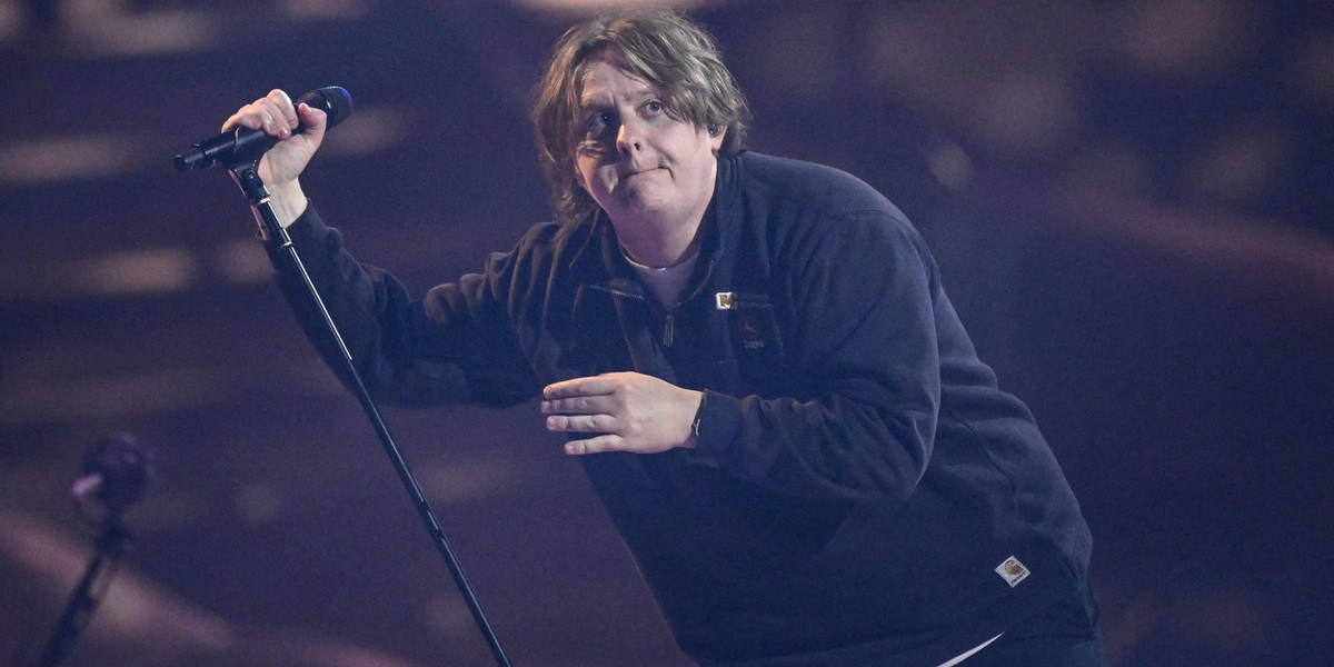 Przerwany koncert w Manchesterze. Lewis Capaldi oburzony zachowaniem fanów.