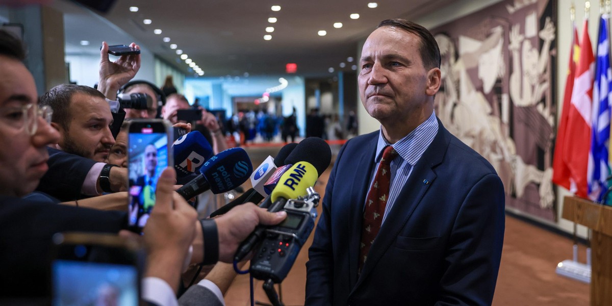 Szef MSZ Radosław Sikorski.