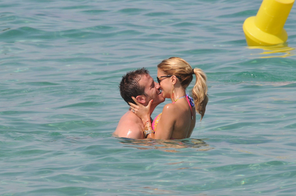 Sylvie van der Vaart i Rafael van der Vaart w Saint Tropez / fot. Agencja Forum