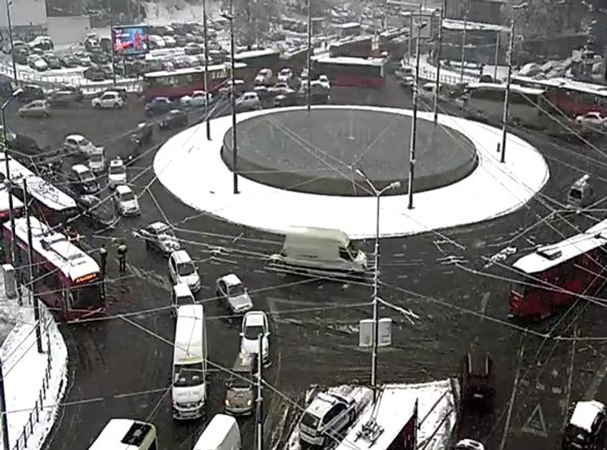 Gužva na Slaviji, tramvaji se ne kreću