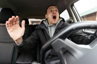 Dobiją nas zupełnie nowym podatkiem za samochody. Zapłacimy fiskusowi jeszcze więcej. Stanie się to niedługo. Datę już podali