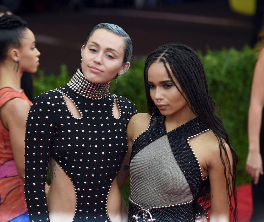 Miley Cyrus i Zoe Kravitz