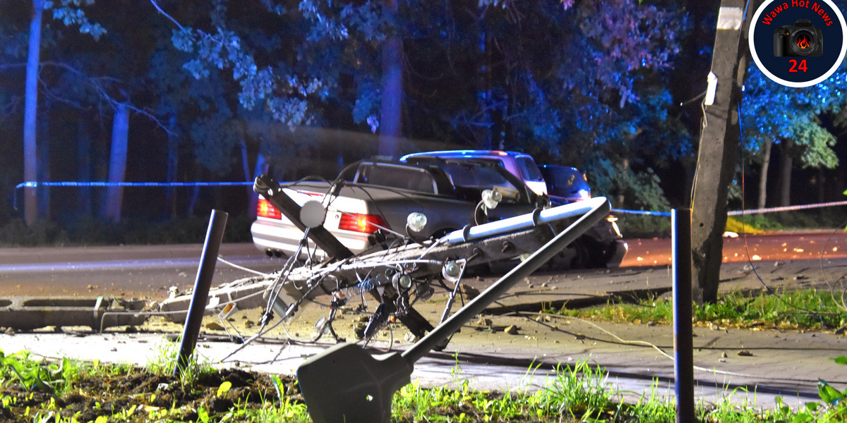 Pijany policjant rozbił auto, zostawił konających kolegów i uciekł. 