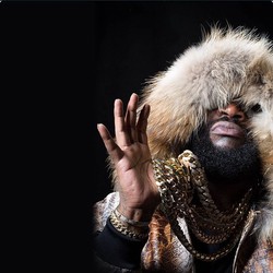 Słynny raper zrzucił 45 kilogramów – widać różnicę? [ZDJĘCIA]