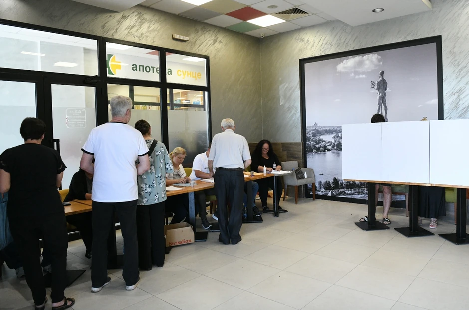 Kafe As, Plavi horizonti Zemun