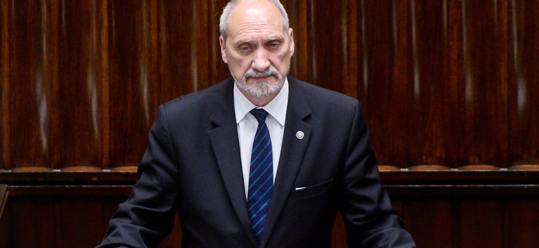 Jak Macierewicz, Kownacki i Bączek polowali na caracale. Wyciekły nowe e-maile Dworczyka