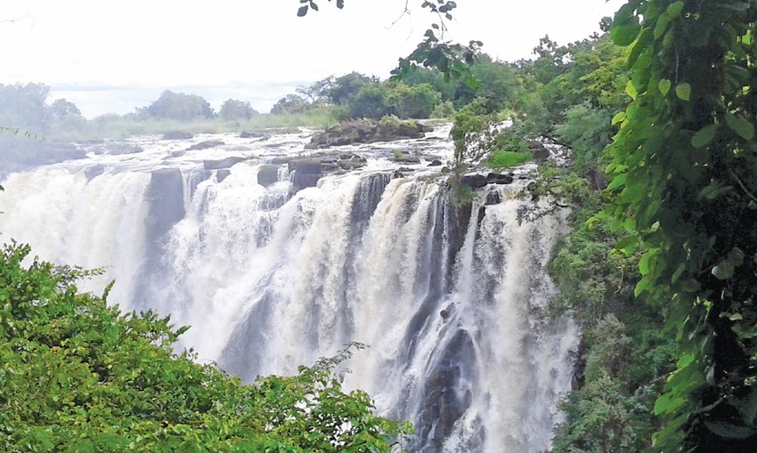 Zambija i Zimbabve dele Viktorijine vodopade