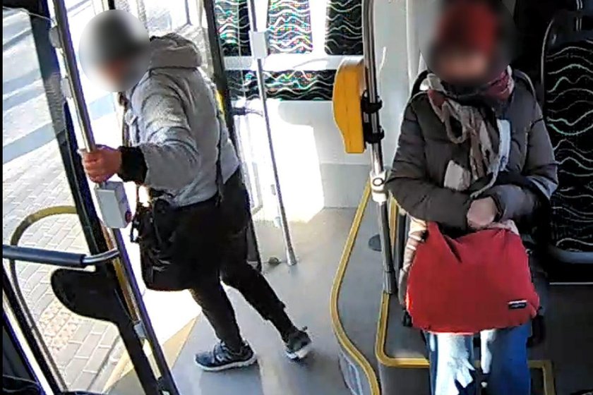 79-latka pozostawiła w autobusie oszczędności. Ukradł je bezdomny mężczyzna