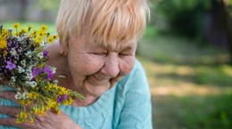 Jak zabezpieczyć mózg przed demencją? Odkryto 12 czynników, które go ochronią