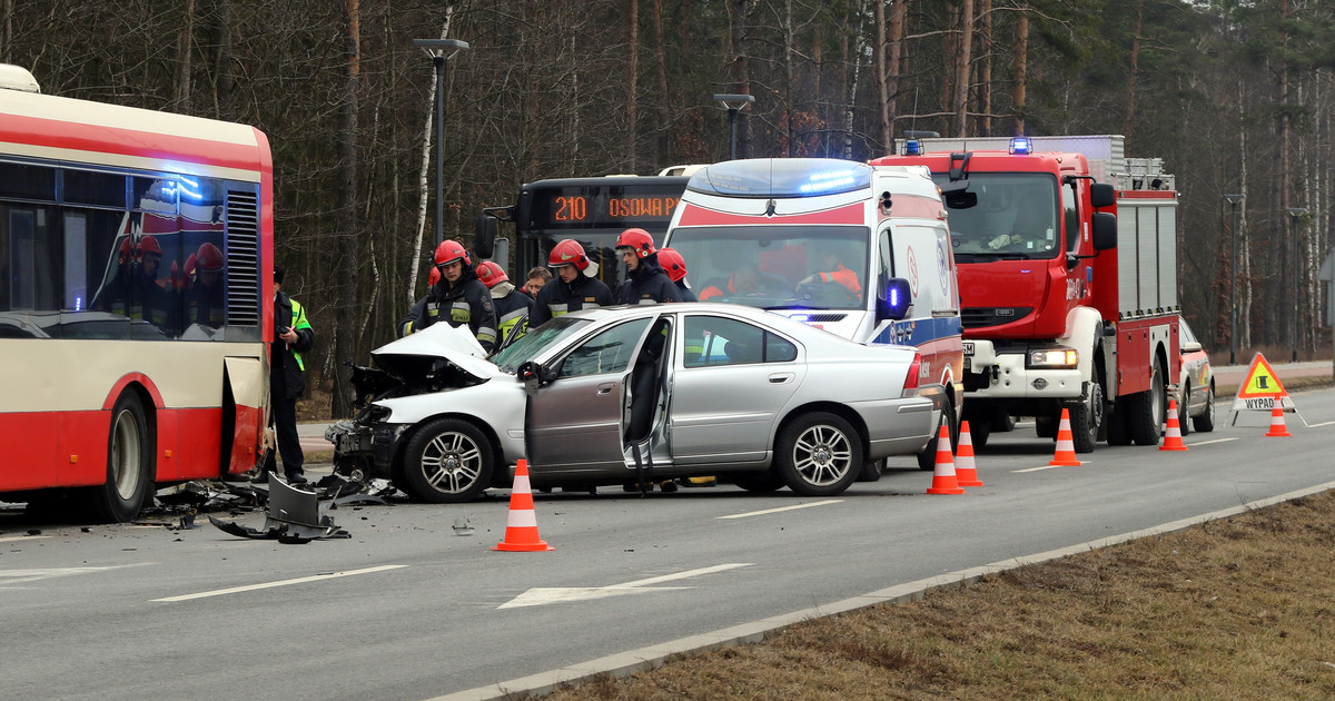 Volvo Uderzyło W Autobus Na Ul. Słowackiego W Gdańsku