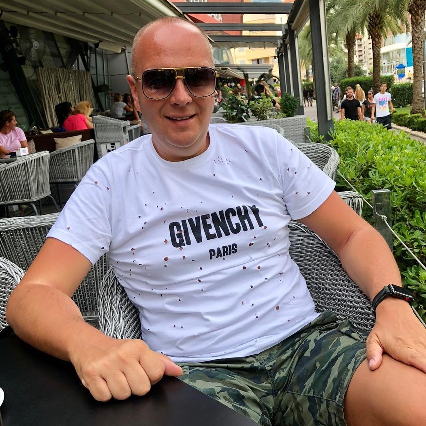 Aleksandar Jandrić sa "Apple" satom