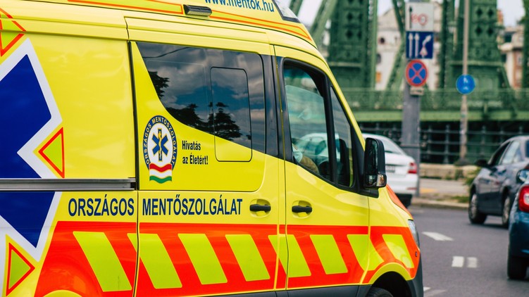 első női mentőtiszt mentős nyugdíj hírek