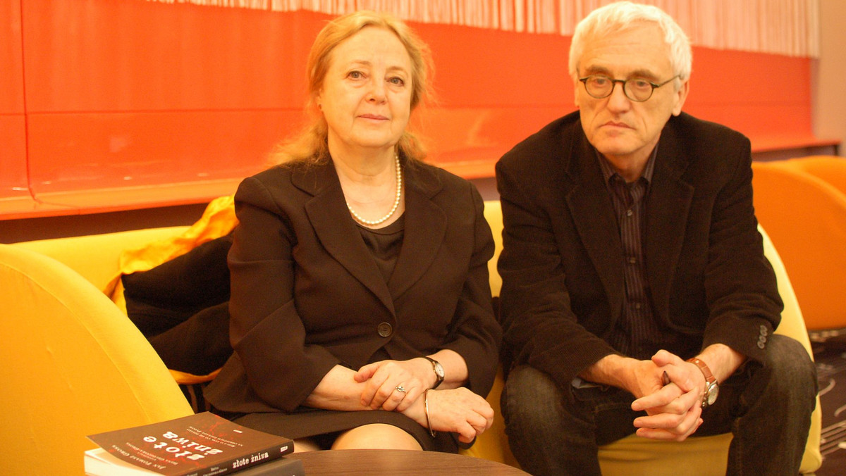 Mordowanie Żydów przez polskich sąsiadów było powszechne - twierdzą Jan Tomasz Gross i Irena Grudzińska-Gross, autorzy książki "Złote żniwa".