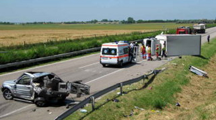 Súlyos baleset az M5-ösön