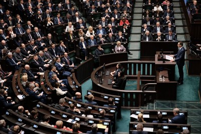 Polacy chcą, by nowy skład komisji zbadał ewentualne rosyjskie wpływy w Polsce [SONDAŻ]