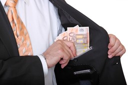 Schyłek potęgi kantorów. Czeka je los cinkciarzy