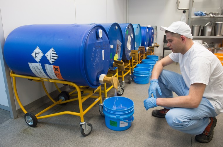 Poprzednia firma działająca w tym miejscu w branży produkcji dermokosmetyków zakończyła działalność, podano również.<br><br>fot. (gm/cat) PAP/Grzegorz Michałowski