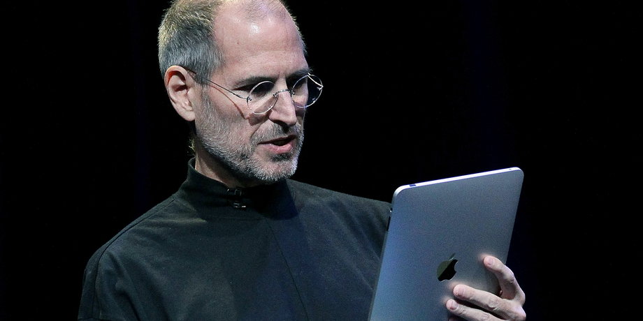 Steve Jobs z iPadem 