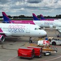 Wizz Air i 30 innych firm pod lupą UOKiK. Chodzi o płatność za połączenie z infolinią