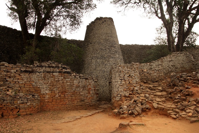 Wielkie Zimbabwe - Świątynia (The Great Enclosure) - wieża