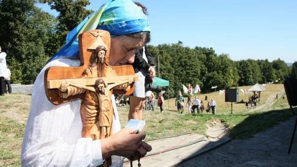 Niedzielną mszą zainaugurowano Odpust Podwyższenia Drzewa Krzyża Świętego. W nabożeństwie na klasztornych błoniach uczestniczyli turyści, mieszkańcy gmin Bieliny i Nowa Słupia, przedstawiciele władz samorządowych oraz parlamentarzyści.