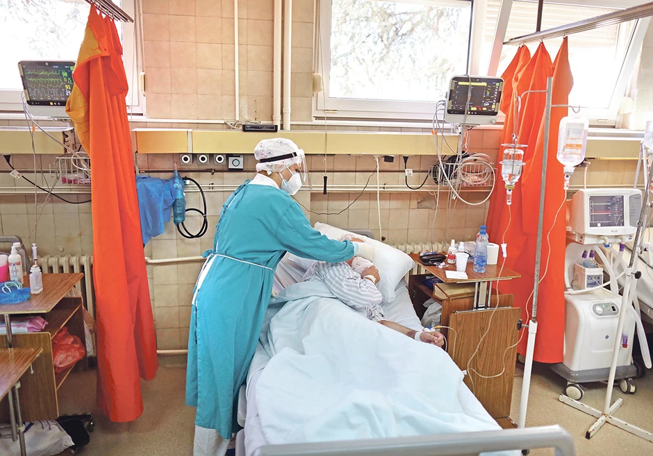 Ne dozvolimo da nekoliko dana nepoštovanja mera tokom praznika dovede do novog talasa širenja infekcije, poručuju iz Lekarske komore Srbije