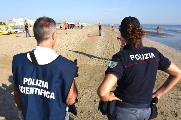 W nocy z piątku na sobotę 26-letnia Polka i jej mąż zostali napadnięci na plaży w Rimini przez czterech mężczyzn pochodzących prawdopodobnie z północnej Afryki.