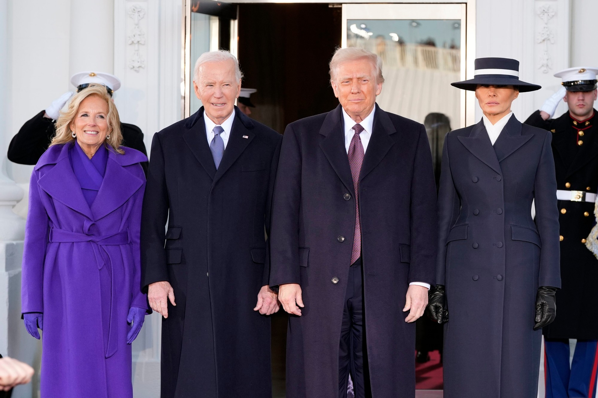 Prezident USA Donald Trump s prvou dámou Melaniou a Bidenovcami.