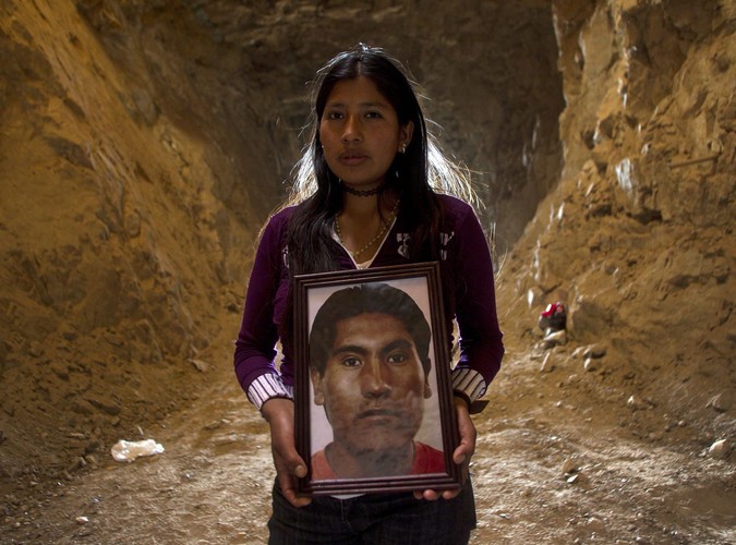 Na początku miesiąca żona Carlosa Mamaniego, jak całe Chile, czekała na początek akcji ratowania 33 górników uwięzionych pod ziemią...