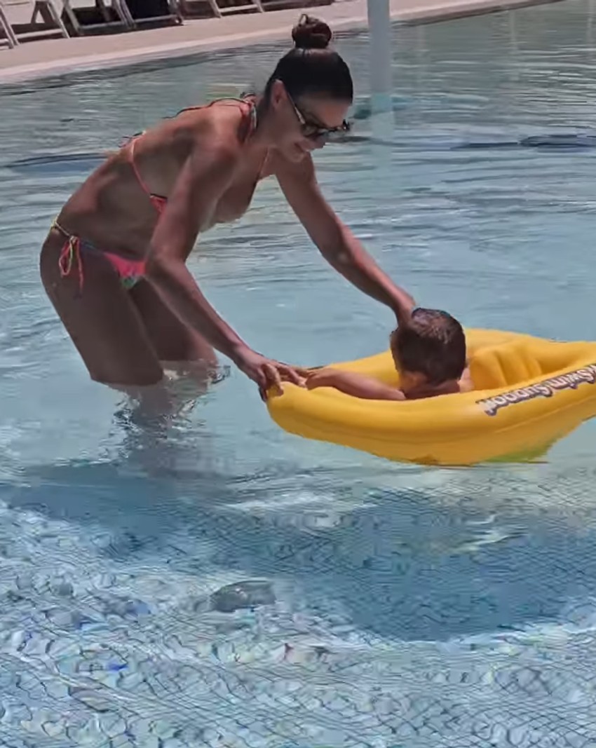 Sanja Kužet sa decom