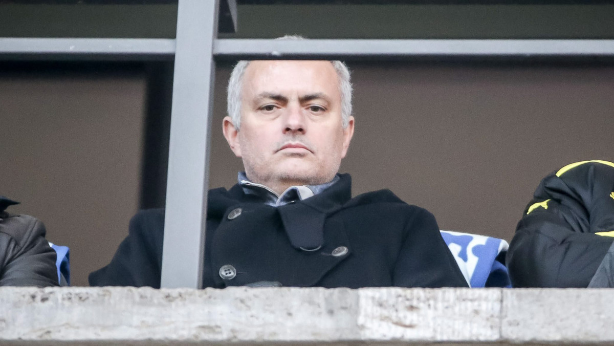 Jose Mourinho po sześciu tygodniach milczenia, po tym jak przestał być trenerem Chelsea Londyn, udzielił pierwszego wywiadu, w którym stwierdził, że piłka nożna jest częścią jego ego i nie wyobraża sobie bez niej życia. Obiecał też, że powróci wkrótce.