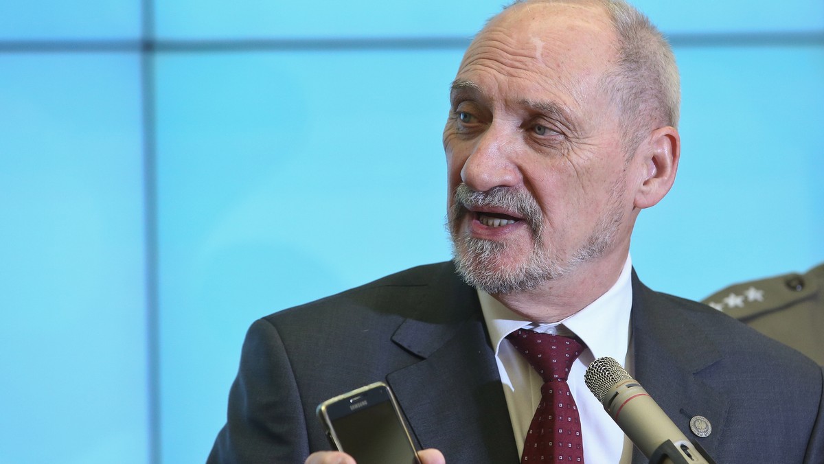 To jest proces, który obserwujemy przez cały ostatni rok – powiedział szef MON Antoni Macierewicz, odnosząc się do odniesień o przekraczaniu polskiej granicy przez bezzałogowce znad Rosji.