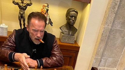 Schwarzenegger elárulta: vele múlatja az unalmas órákat a karantén ideje alatt – fotó