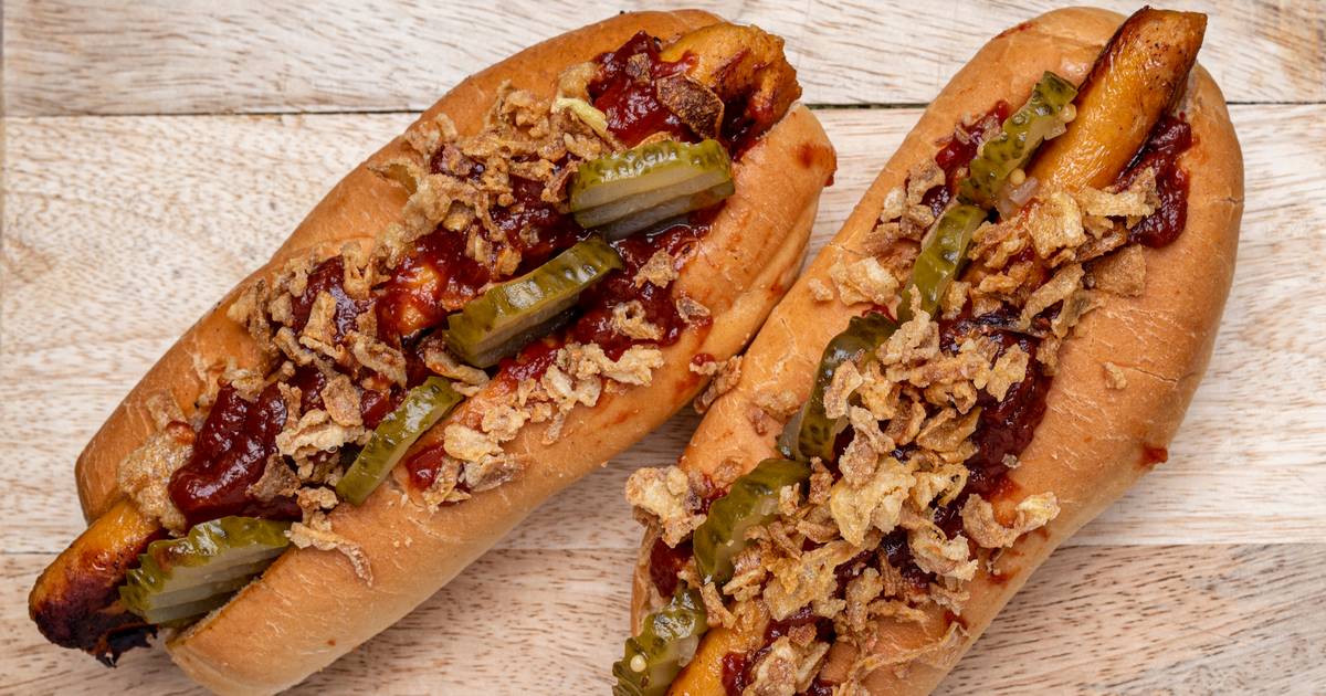 Ta sprytna maszyna do hot dogów jest tańsza niż wizyta na stacji ...
