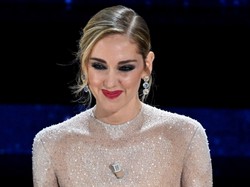 Nagość pełną parą: Chiara Ferragni na festiwalu w San Remo w sukience wprawiającej w zakłopotanie [FOTO]