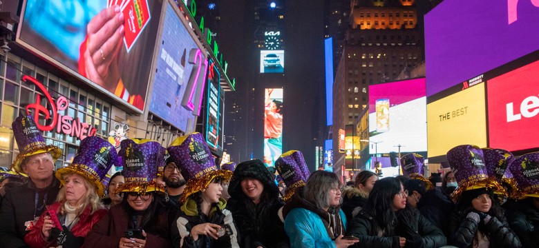 Mężczyzna zaatakował maczetą na Times Square. Trzej policjanci zostali ranni