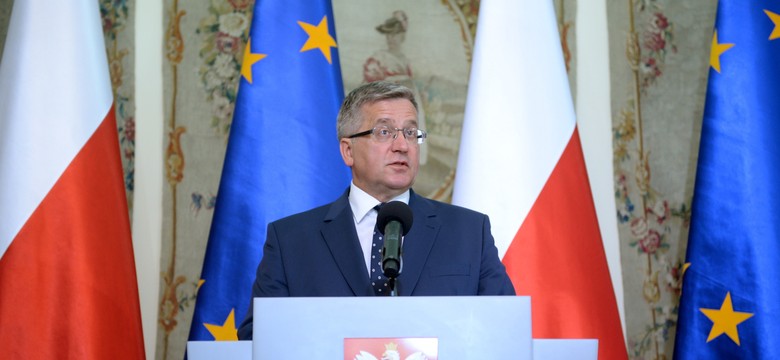 Podpis na pożegnanie. Bronisław Komorowski podpisał zwiększenie finansowania armii