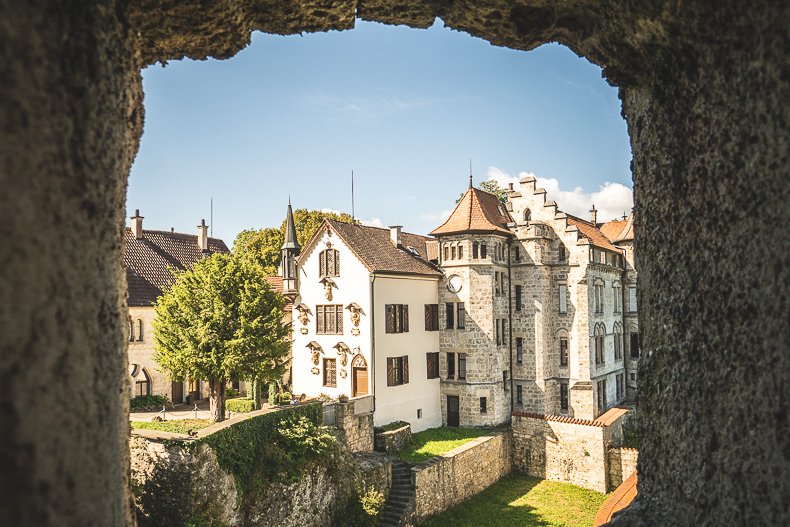 Widok na Schloss Lichtenstein