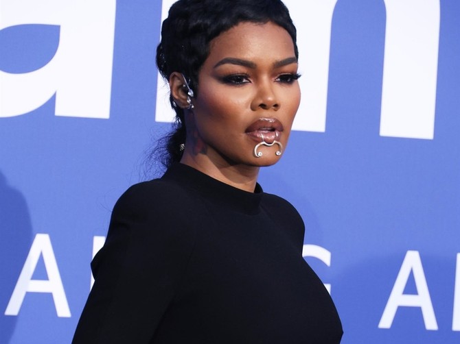 Tejana Tejlor na amFAR gala u Kanu 