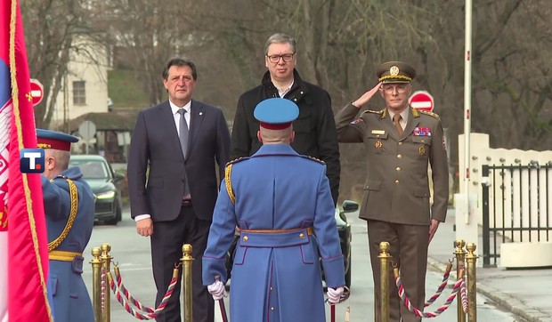 Aleksandar Vučić na smotri vojske