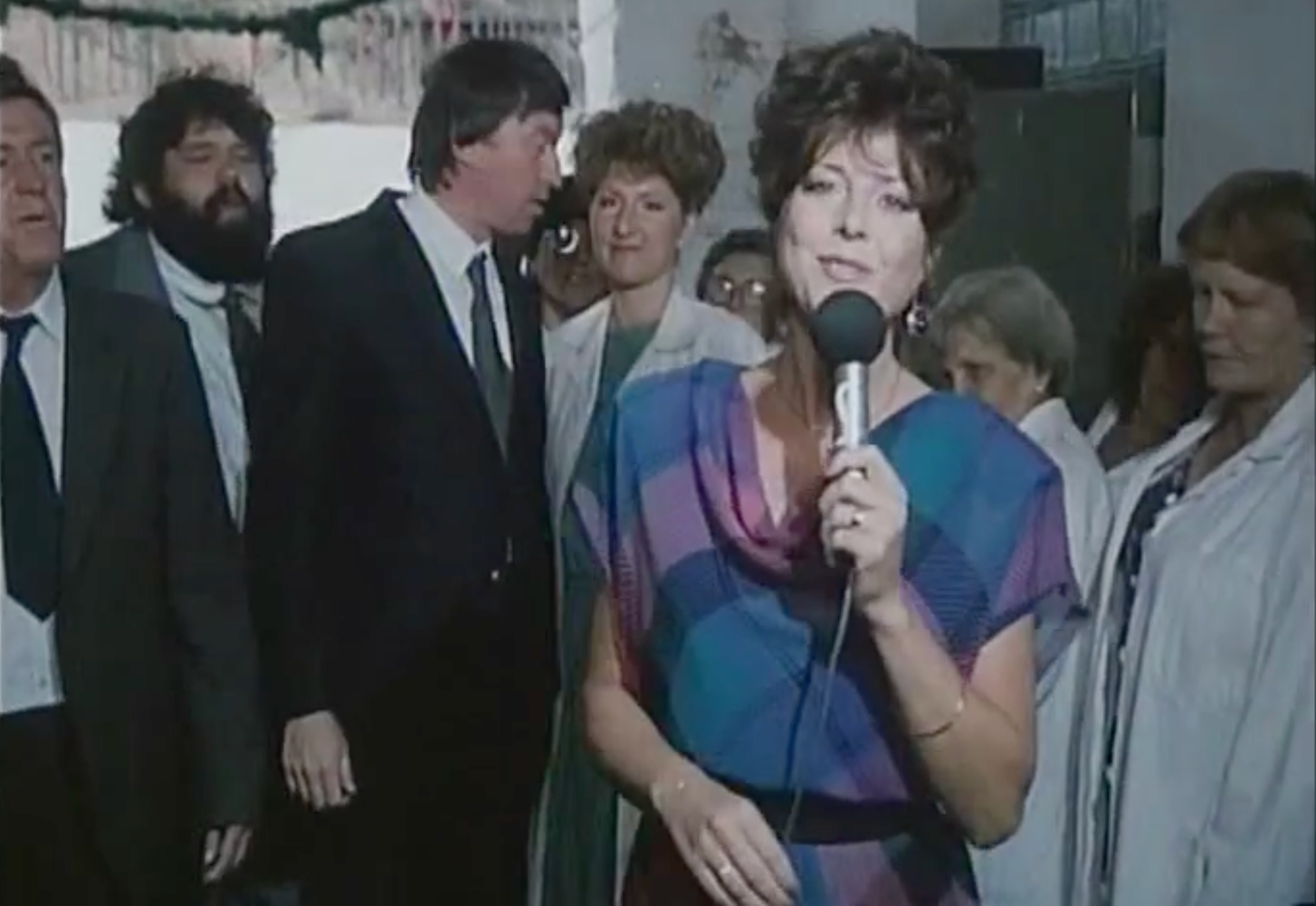 Bývalá televízna hlásateľka Maruška Tomsová si zahrala vo filme Slunce, seno a pár facek.