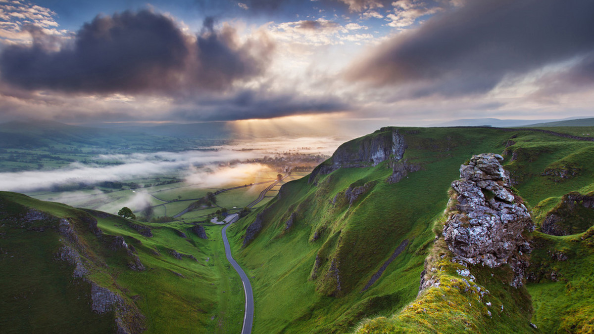 Sunrise at Winnats Pass, Derbyshire, England by Sven Mueller – VisitBritain ‘You’re invited’ Award for the best image from an overseas entrant – Winner 2014